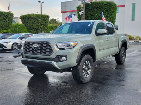 Used 2022 Toyota Tacoma TRD Off-Road AWD/4WD image 6
