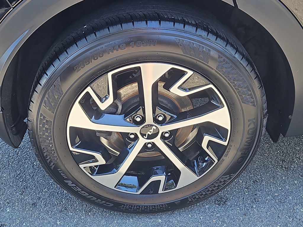 Certified 2024 Kia Sportage EX AWD/4WD image 9
