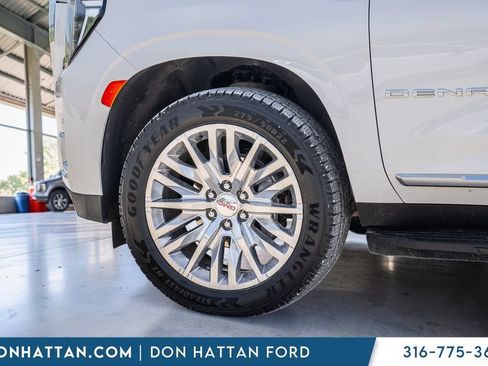 Used 2024 GMC Yukon XL Denali AWD/4WD image 42