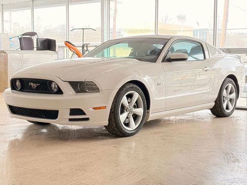 Used 2013 Ford Mustang GT Premium w/ Comfort Pkg image 3
