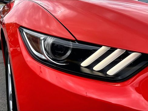Used 2015 Ford Mustang Coupe RWD image 28
