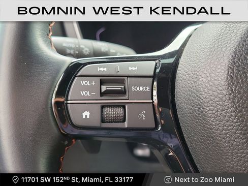 Used 2025 Honda Pilot Sport image 17