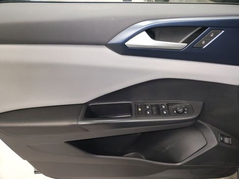 Used 2022 Volkswagen Taos SE image 26