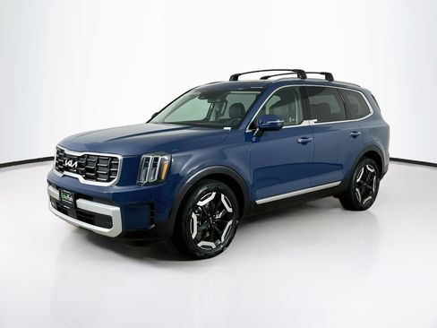 Used 2025 Kia Telluride S AWD/4WD image 3
