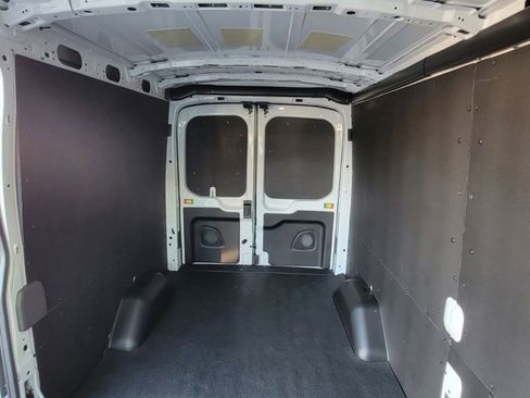 Used 2022 Ford E-Transit Medium Roof w/ Interior Upgrade Package image 21