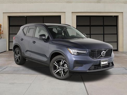 New 2026 Volvo XC40 B4 Core image 19