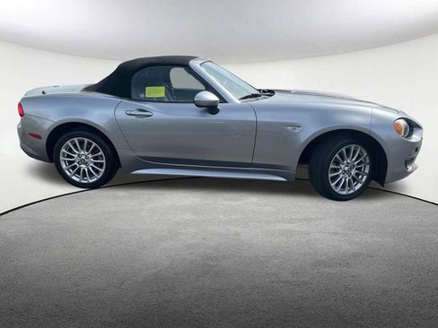Used 2017 FIAT 124 Spider Classica RWD image 15