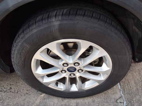 Used 2020 Ford Escape SE FWD image 11