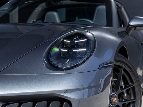 Used 2025 Porsche 911 Targa 4 GTS image 18