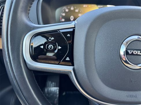 Certified 2022 Volvo XC90 T6 Momentum w/ Advanced Package image 14