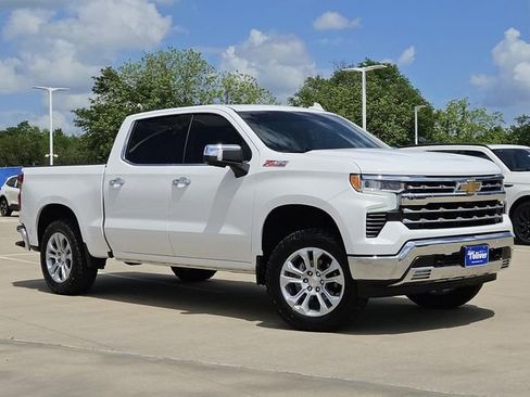 Used 2025 Chevrolet Silverado 1500 LTZ AWD/4WD image 2