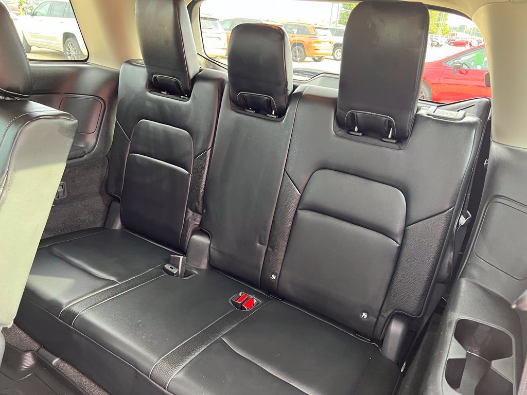 Used 2023 Nissan Pathfinder SL AWD/4WD image 20