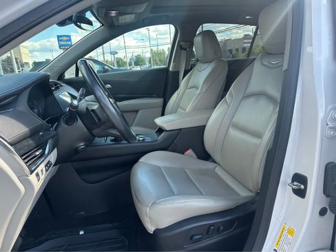 Used 2020 Cadillac XT4 Premium Luxury w/ Technology Package AWD/4WD image 10