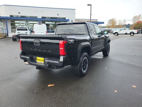 Used 2024 Toyota Tacoma TRD Off-Road image 6