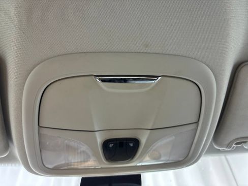 Used 2019 Jeep Cherokee Latitude Plus FWD image 21