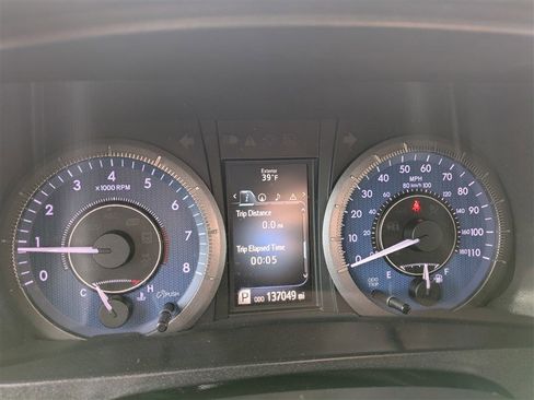 Used 2015 Toyota Sienna XLE w/ XLE Navigation Package image 22