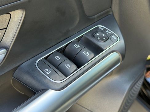 Used 2025 Mercedes-Benz GLA 250 image 26