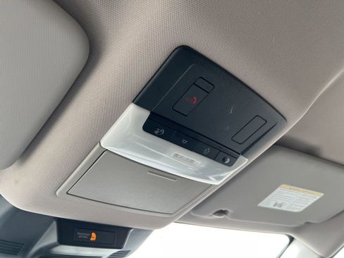 Used 2025 Nissan Rogue SV image 25