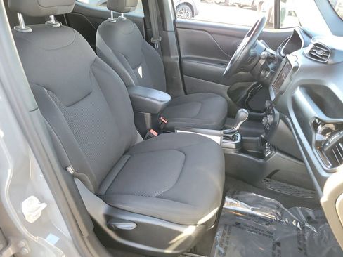 Certified 2020 Jeep Renegade Altitude w/ UConnect 8.4 Nav Group image 15