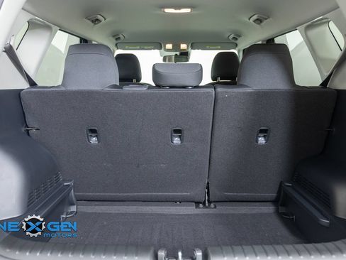Used 2025 Kia Soul LX w/ LX Technology Package FWD image 32