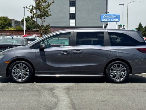 Certified 2025 Honda Odyssey Touring image 7
