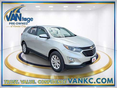 Used 2018 Chevrolet Equinox LT image 3