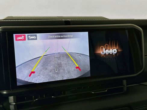 Used 2024 Jeep Wrangler Unlimited Sahara w/ Technology Group AWD/4WD image 16