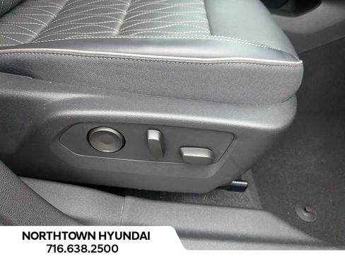 Used 2021 Buick Envision Avenir AWD/4WD image 40