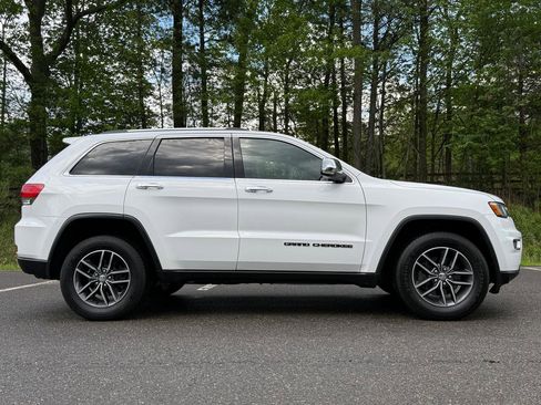 Used 2018 Jeep Grand Cherokee Limited AWD/4WD image 4