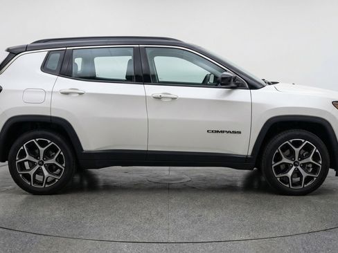 Used 2025 Jeep Compass Limited AWD/4WD image 11