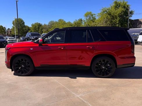 Used 2025 Cadillac Escalade Sport Platinum w/ LPO, ONYX Package image 4