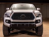 Used 2019 Toyota Tacoma TRD Off-Road image 2