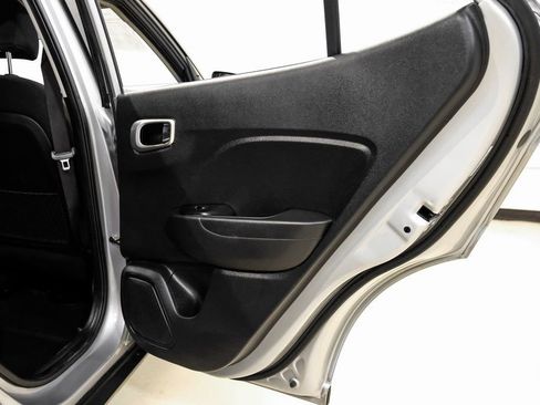 Used 2021 Hyundai Venue SE image 41