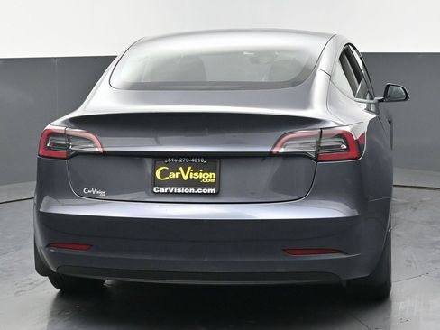 Used 2023 Tesla Model 3 Standard Range image 3