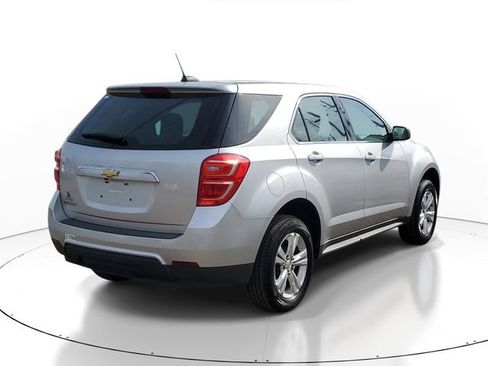 Used 2017 Chevrolet Equinox LS FWD image 4