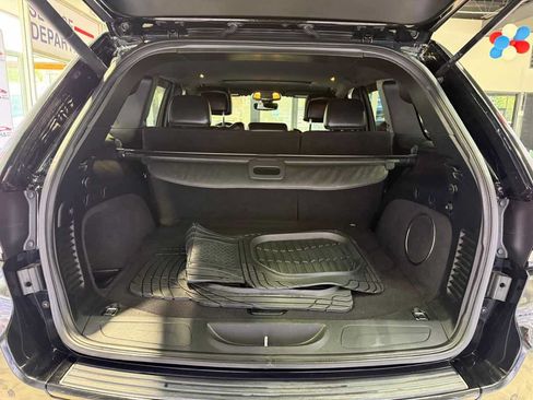 Used 2017 Jeep Grand Cherokee Altitude AWD/4WD image 50