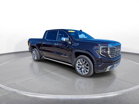 Used 2023 GMC Sierra 1500 Denali w/ Denali Reserve Package AWD/4WD image 2