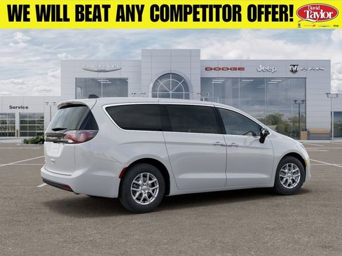 New 2026 Chrysler Voyager LX FWD image 4