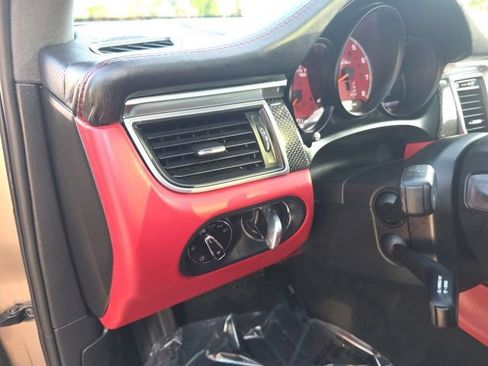 Used 2016 Porsche Macan Turbo AWD/4WD image 16