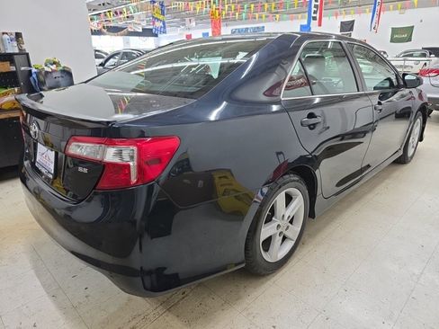 Used 2012 Toyota Camry SE FWD image 6