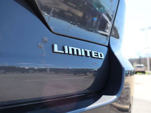 Used 2023 Jeep Grand Cherokee Limited image 32