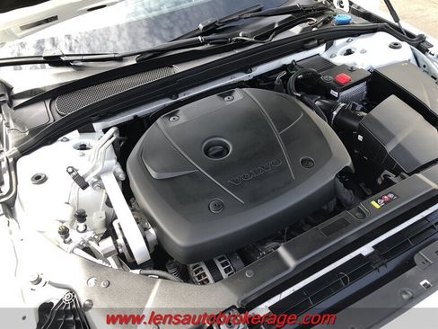 Used 2019 Volvo S60 T5 Momentum w/ Premium Package FWD image 24