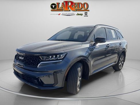 Used 2022 Kia Sorento EX image 3