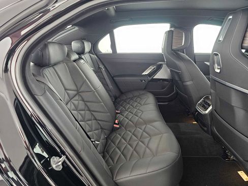 Used 2024 BMW 740i w/ Premium Package image 12