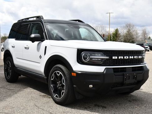 Used 2025 Ford Bronco Sport Outer Banks w/ Outer Banks Tech Package+ AWD/4WD image 9