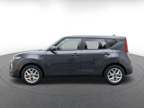 Used 2025 Kia Soul LX w/ LX Technology Package FWD image 5