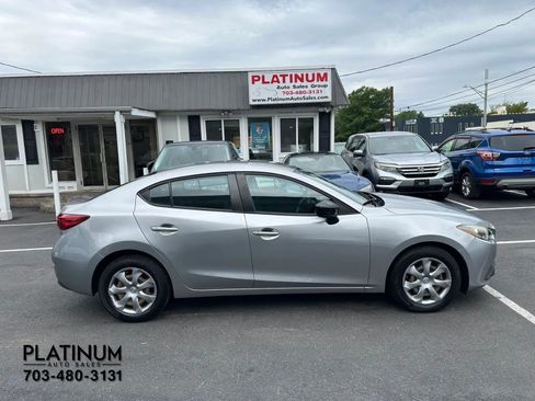 Used 2015 MAZDA MAZDA3 i SV FWD image 2