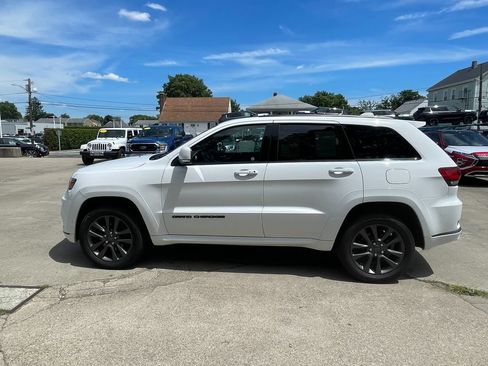 Used 2019 Jeep Grand Cherokee High Altitude AWD/4WD image 9