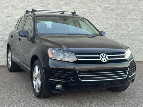Used 2012 Volkswagen Touareg TDI image 3