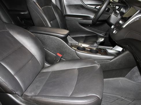 Used 2025 Chevrolet Malibu LT FWD image 26